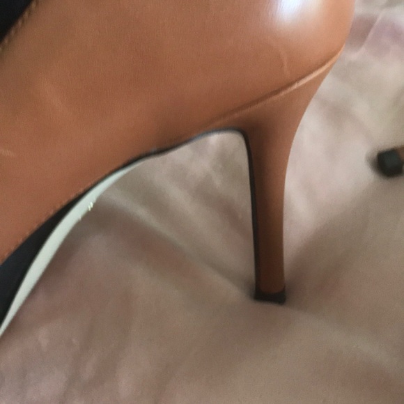 Ann Taylor sandals. New w out tag - Picture 2 of 6